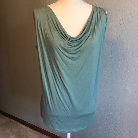August Silk Petite Tops - NWT August Silk Petite shirt